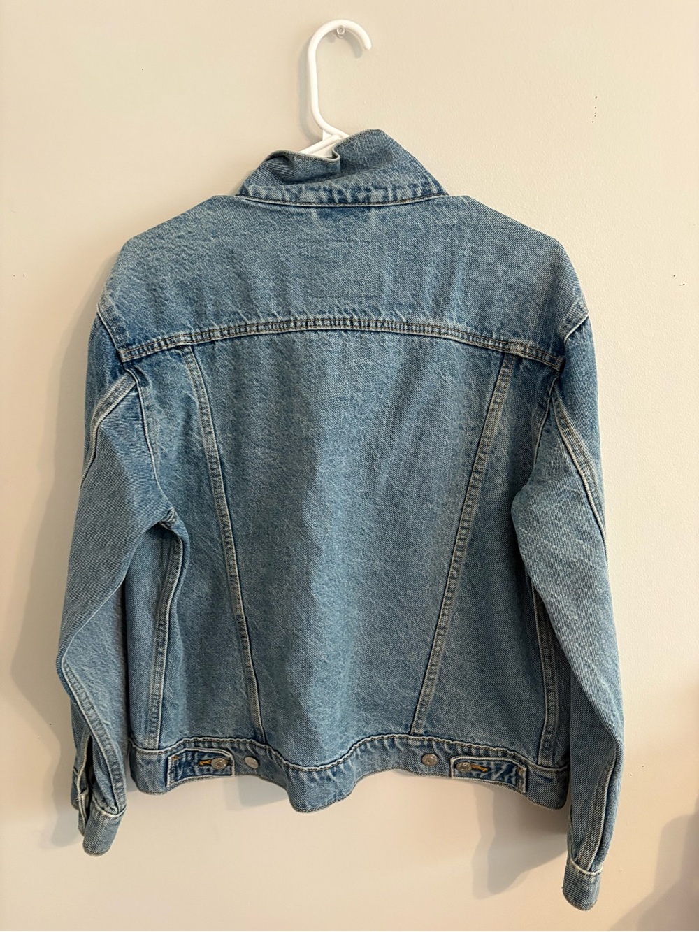 Women’s Levi’s Denim Jacket - Picture 2 of 3